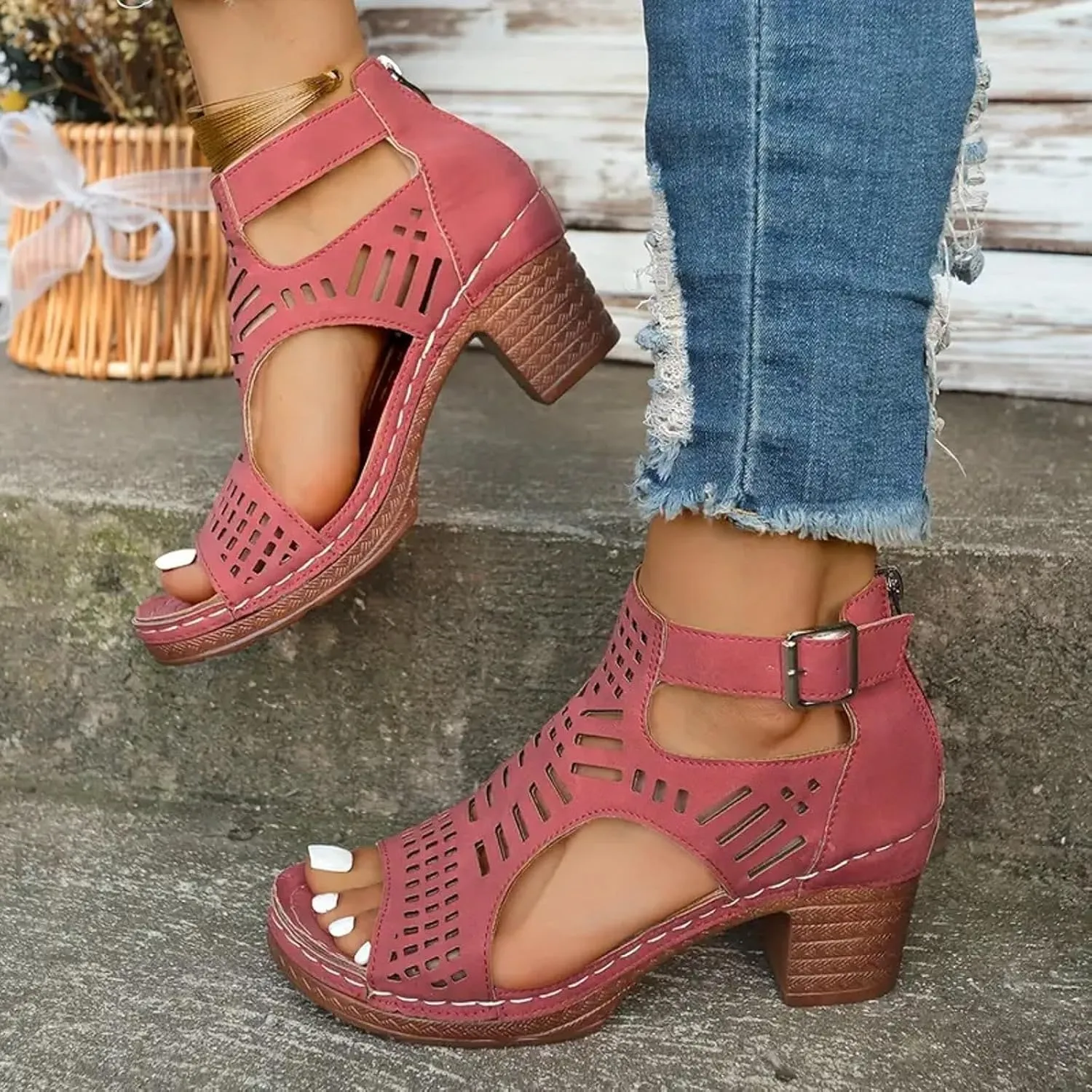 2025 Women Block Chunky Heels Sandals Breathable Cut-Out Non-Slip Walking Footwear Fashion Ladies Dress Beach Vacation Slippers Comfortable Wedge Heel Shoe Outdoor Slip-On Slides with Ankle Strap