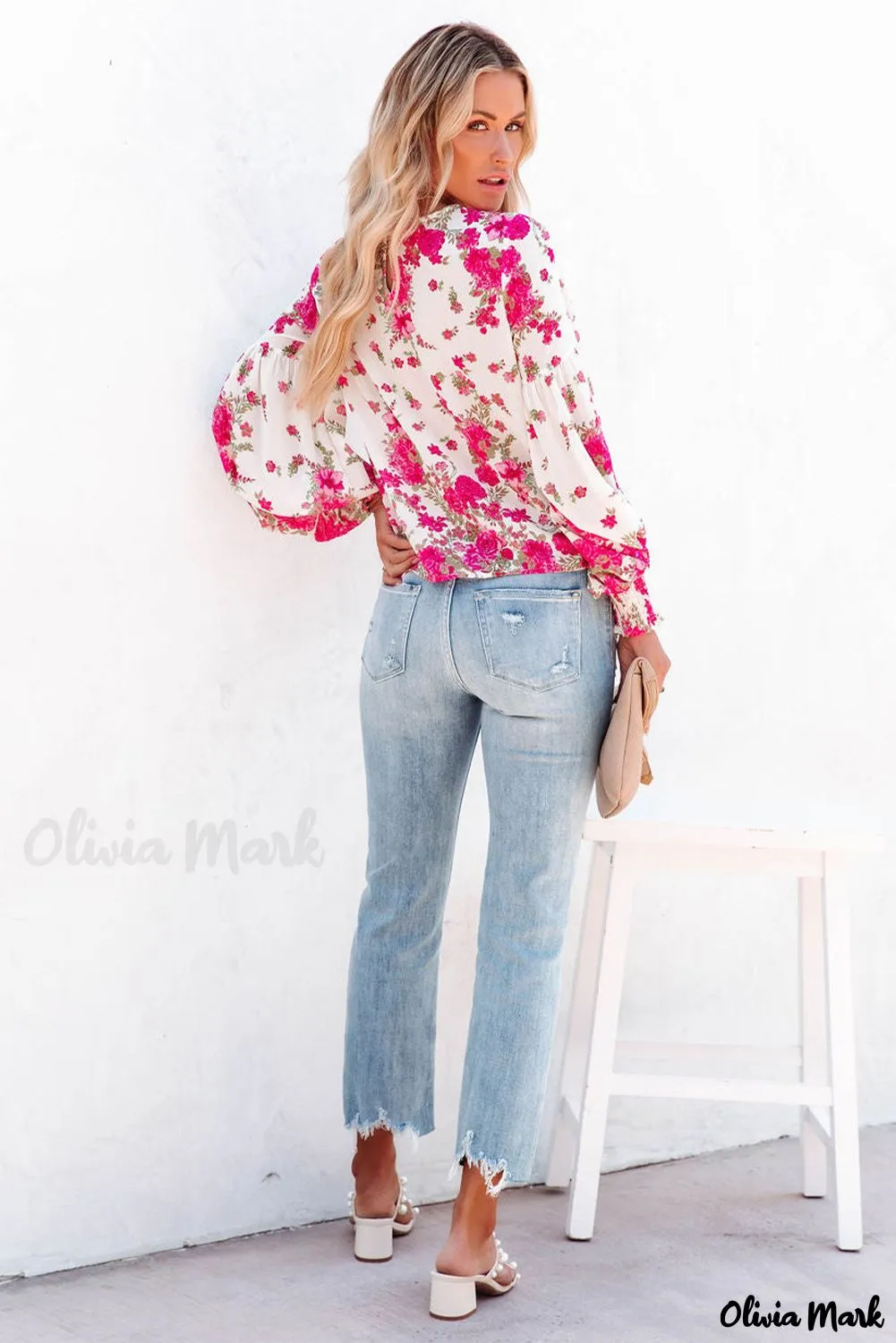 Deanwangkt - Pink floral blouse with round neck and bishop sleeves