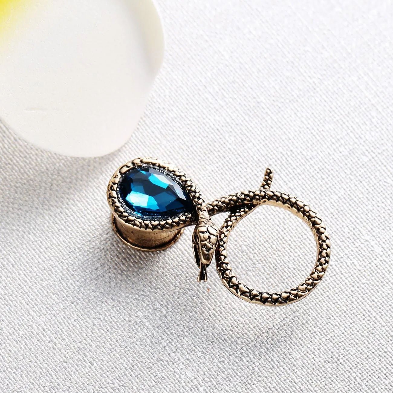 NOUMANDA Retro Sapphire Python Magnetic Eyeglass Pin Brooch Glasses Spectacles Sunglasses Clip Holder