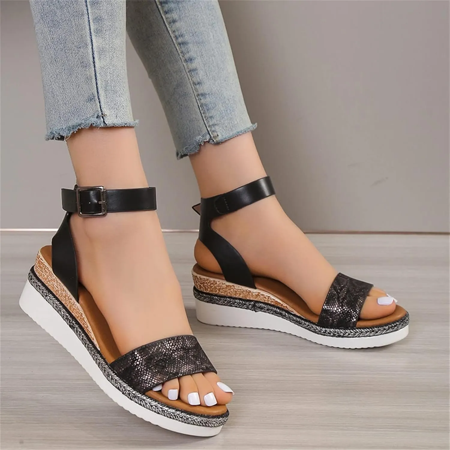 Orthopedic Sandals for Women Casual Strappy Slip on Sandal Beach Boho Sandal Comfortable Outdoor Shoes Open Toe Ankle Strap Platform Sandals 2025