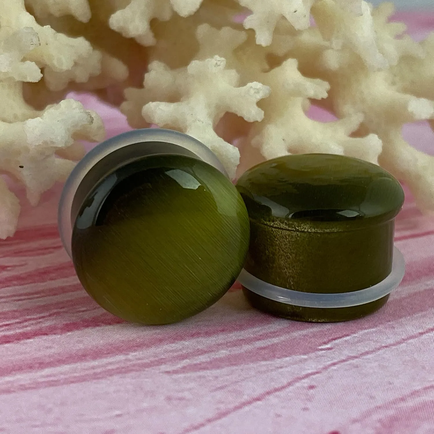 Pair of Peridot Cat Eye Stone Single Flare Plugs (STN-721)