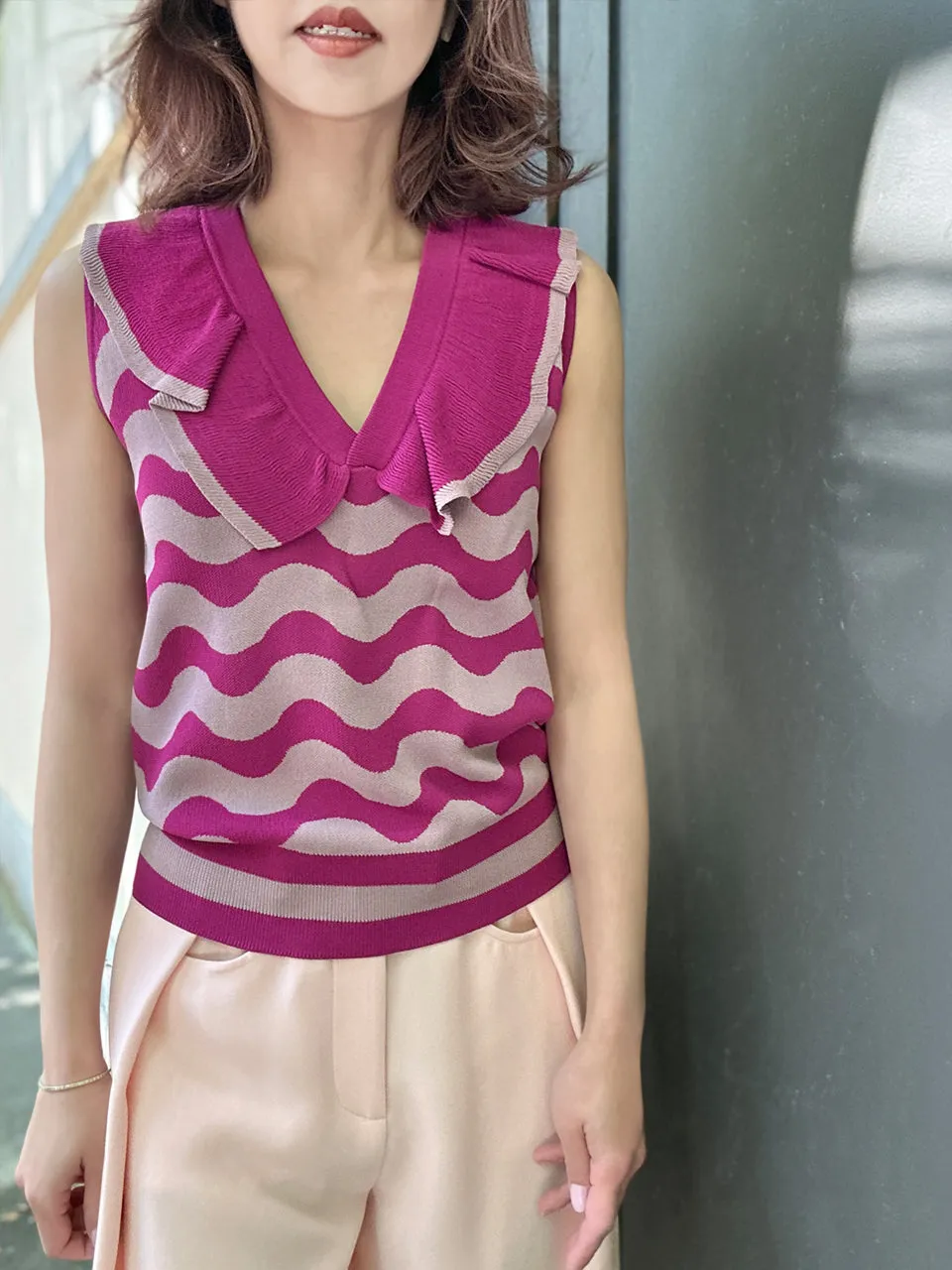 Pink Shades Contrast Wavey Ruffle Collar Summer Knit Top