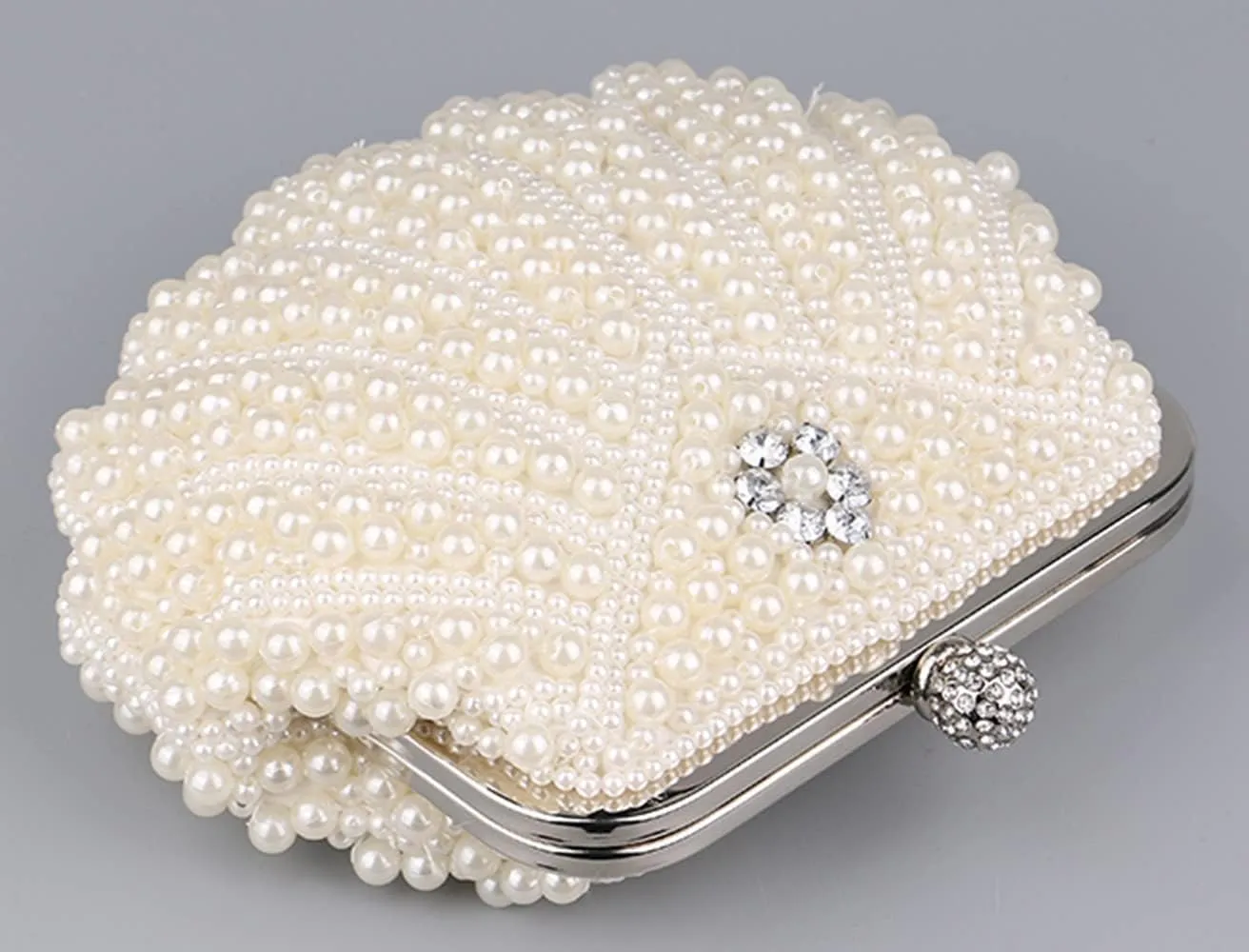 Women Pearl Clutch Purse Crystal Floral Shell Shape Lady's Beaded Bag Detachable Chain Pearl Handbag for Wedding Party Ivory